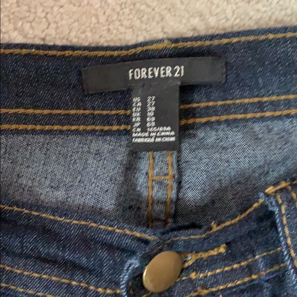 Two pairs of Forever 21 Skinny Jeans - Picture 3 of 8